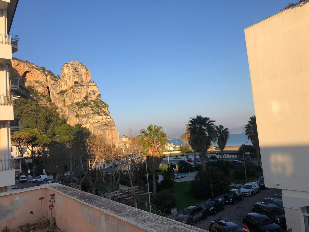 B E B Riviera Di Levante Terracina Exteriör bild