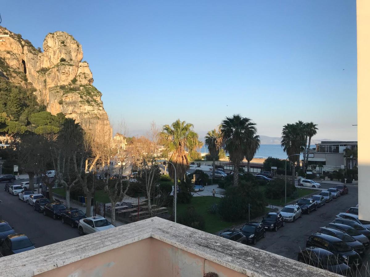 B E B Riviera Di Levante Terracina Exteriör bild
