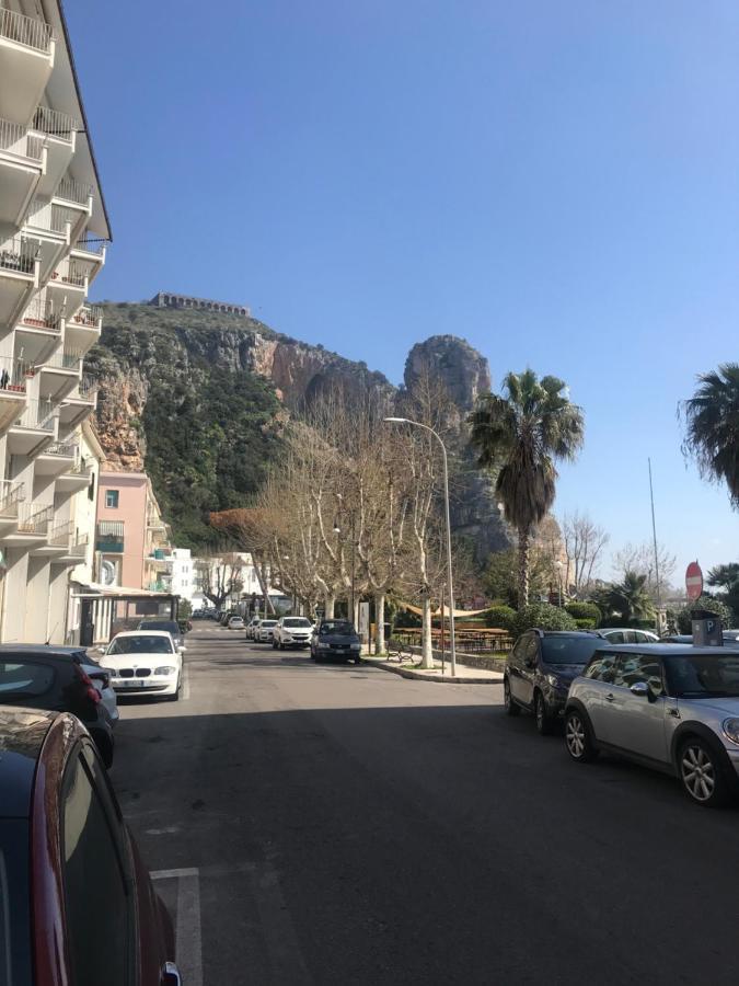 B E B Riviera Di Levante Terracina Exteriör bild