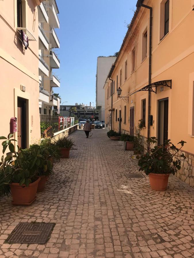 B E B Riviera Di Levante Terracina Exteriör bild