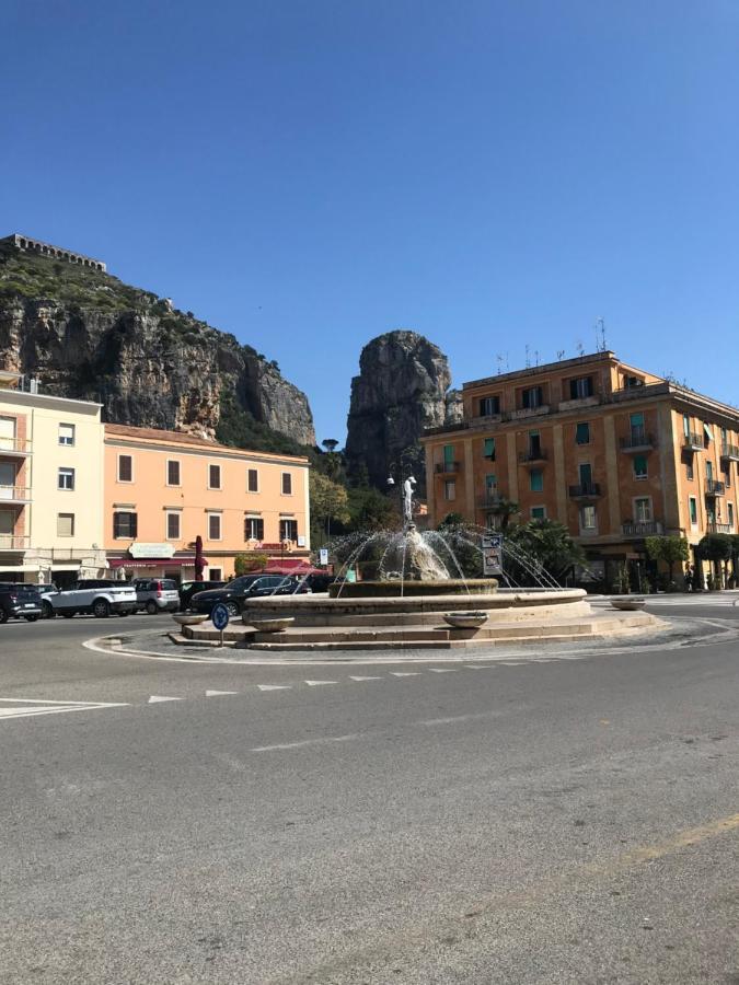 B E B Riviera Di Levante Terracina Exteriör bild