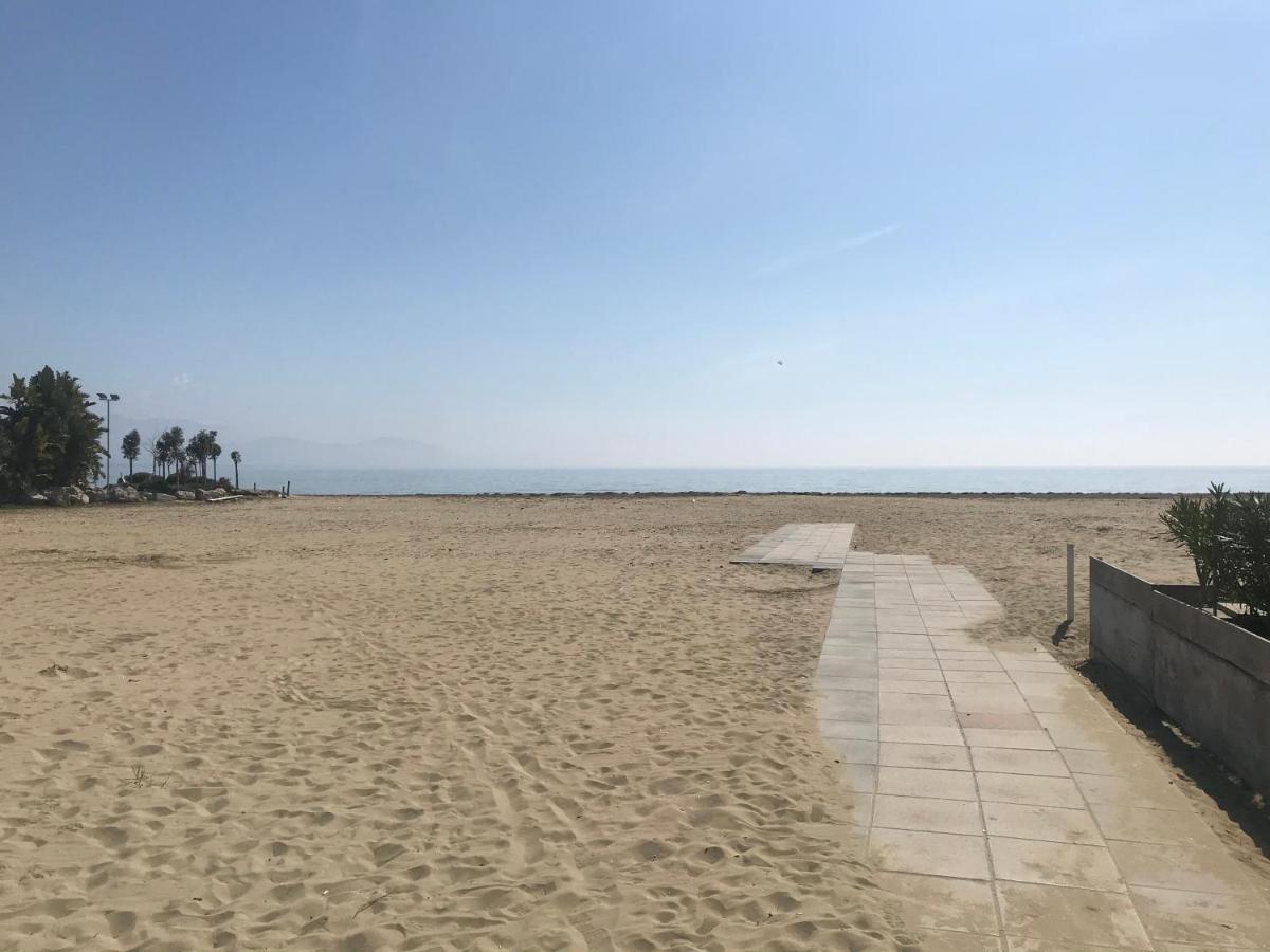 B E B Riviera Di Levante Terracina Exteriör bild